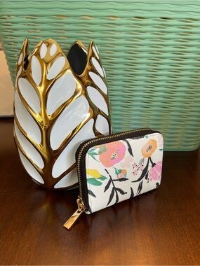 NWOT A New Day Small Zip Floral Print Wallet